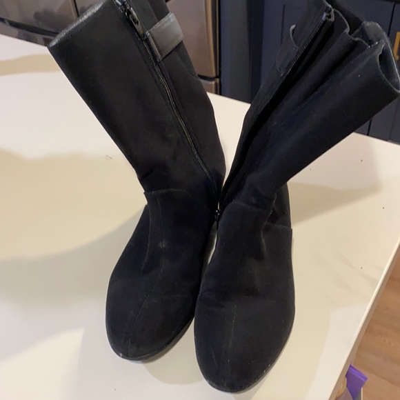 Stuart Weitzman Downpour Gore-Tex Side Zip Wedge - Picture 2 of 6